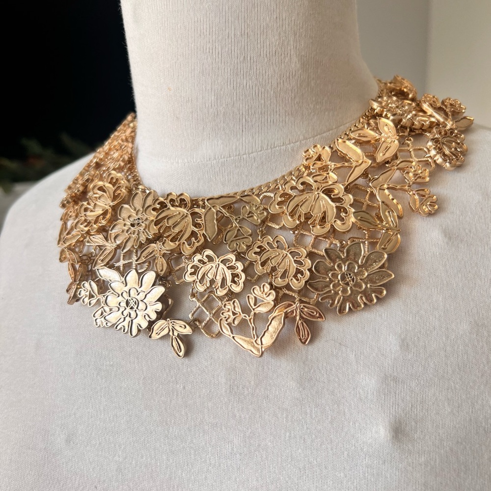 Banana Republic Gold Floral Statement Collar Necklace - Picture 2 of 4